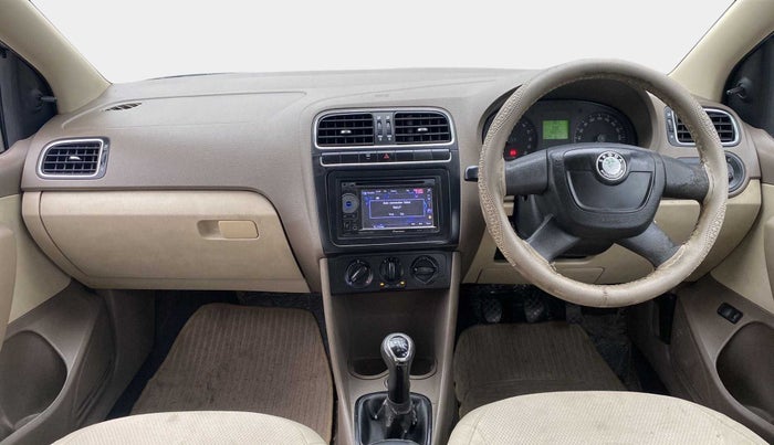2012 Skoda Rapid AMBITION 1.6 TDI CR MT, Diesel, Manual, 1,00,635 km, Dashboard