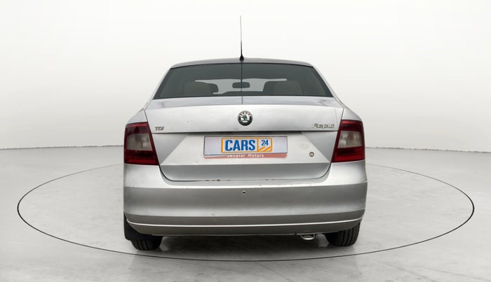2012 Skoda Rapid AMBITION 1.6 TDI CR MT, Diesel, Manual, 1,00,635 km, Back/Rear