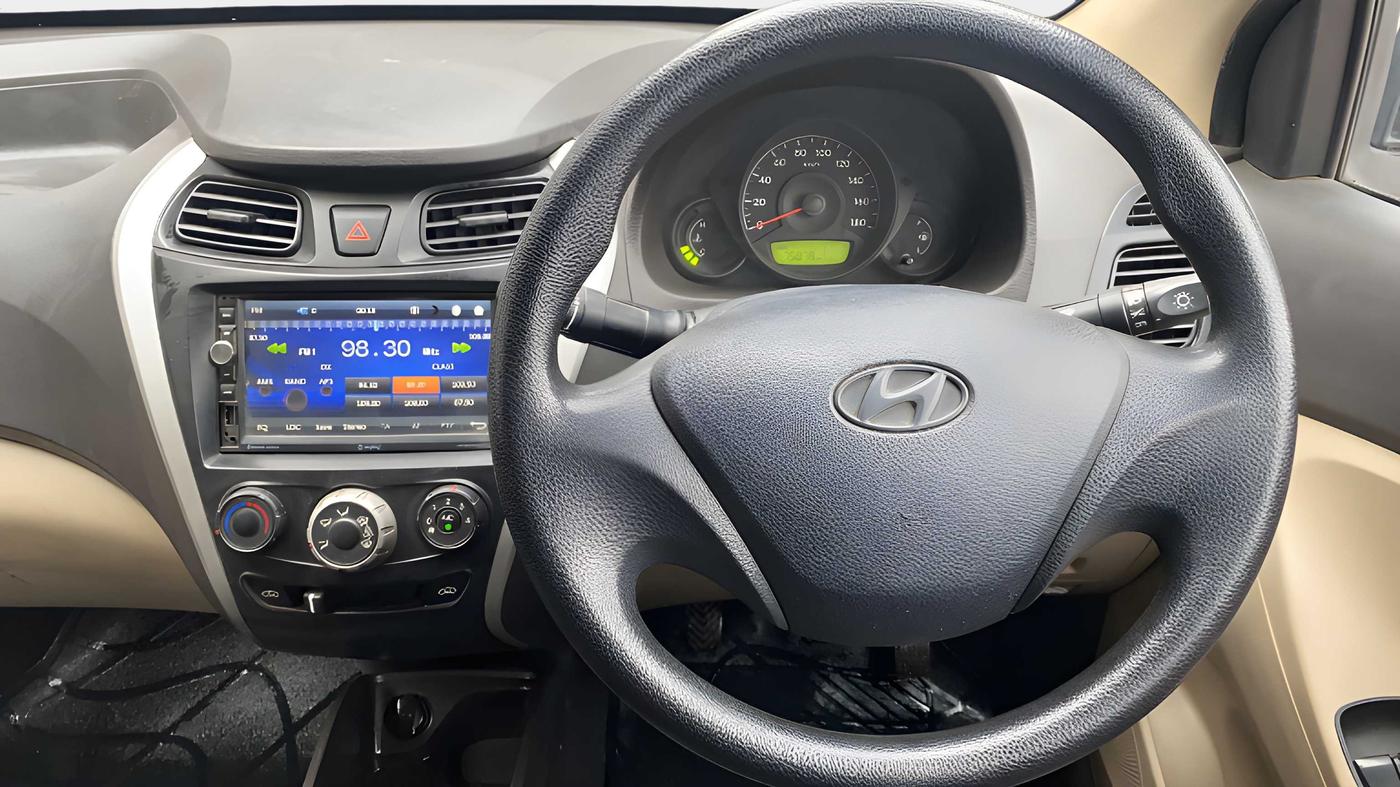 2018 Hyundai Eon ERA +, Petrol, Manual, 75,074 km, Steering Wheel Close Up