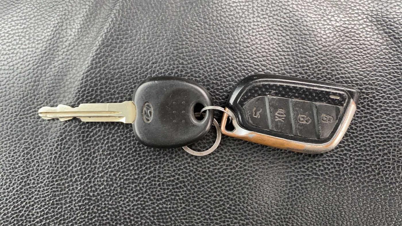 2018 Hyundai Eon ERA +, Petrol, Manual, 75,074 km, Key Close Up