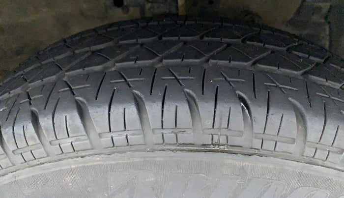 2016 Maruti Swift Dzire VXI, Petrol, Manual, 96,764 km, Right Front Tyre Tread