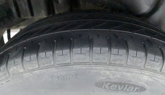 2016 Maruti Swift Dzire VXI, Petrol, Manual, 96,764 km, Right Rear Tyre Tread