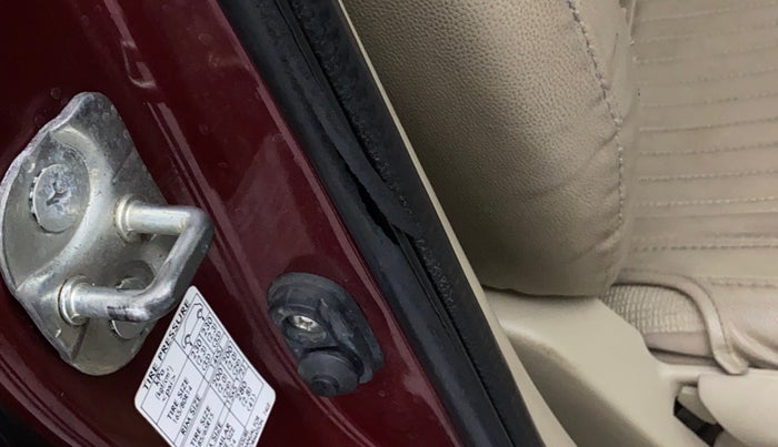 2016 Maruti Swift Dzire VXI, Petrol, Manual, 96,764 km, Driver-side door - Beading has minor damage