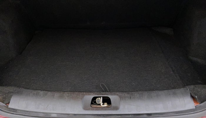 2016 Maruti Swift Dzire VXI, Petrol, Manual, 96,764 km, Boot Inside
