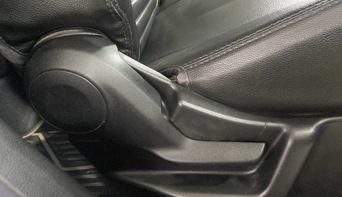 2019 Maruti New Wagon-R ZXI 1.2, Petrol, Manual, 41,599 km, Driver Side Adjustment Panel