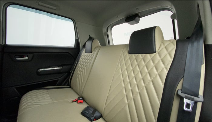 2022 Maruti New Wagon-R ZXI 1.2, Petrol, Manual, 12,132 km, Right Side Rear Door Cabin