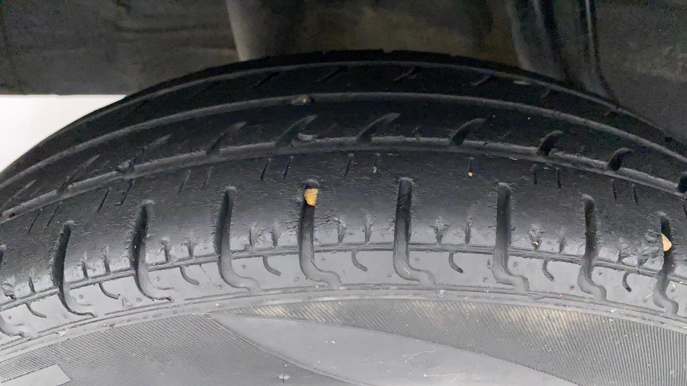 2019 Renault Kwid RXT 1.0 (O), Petrol, Manual, 55,591 km, Right Rear Tyre Tread
