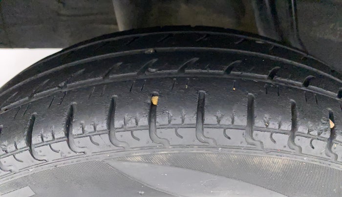 2019 Renault Kwid RXT 1.0 (O), Petrol, Manual, 55,591 km, Right Rear Tyre Tread