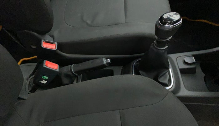 2019 Renault Kwid RXT 1.0 (O), Petrol, Manual, 55,591 km, Gear Lever