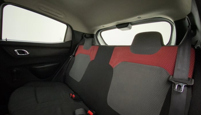 2019 Renault Kwid RXT 1.0 (O), Petrol, Manual, 55,591 km, Right Side Rear Door Cabin