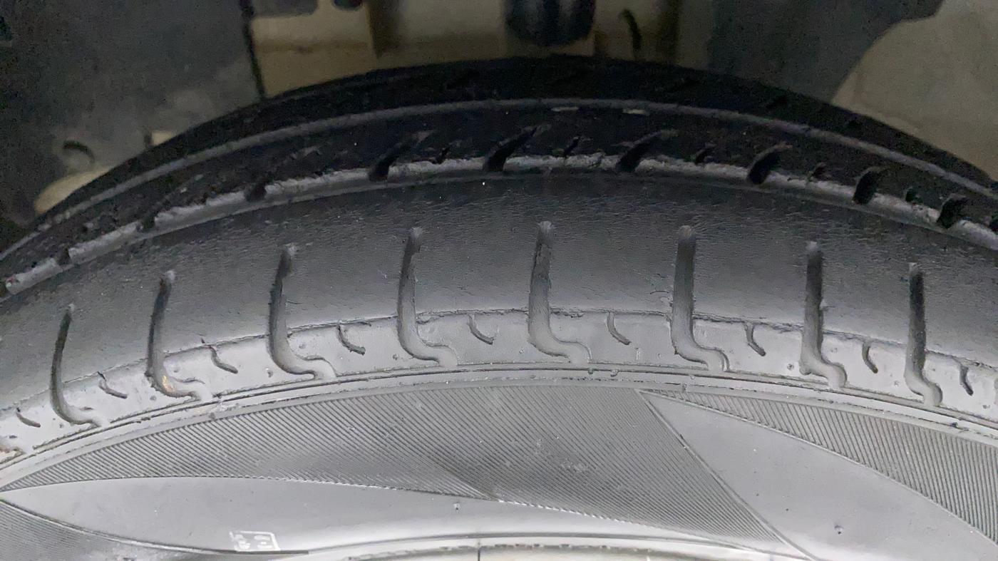 2019 Renault Kwid RXT 1.0 (O), Petrol, Manual, 55,591 km, Left Front Tyre Tread