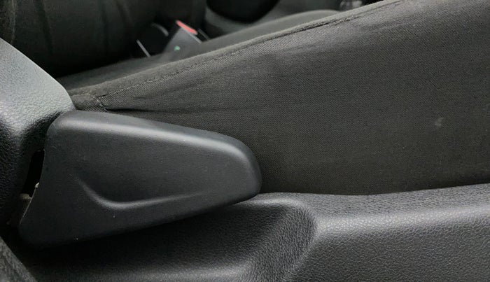 2019 Renault Kwid RXT 1.0 (O), Petrol, Manual, 55,591 km, Driver Side Adjustment Panel