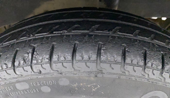 2019 Renault Kwid RXT 1.0 (O), Petrol, Manual, 55,591 km, Left Rear Tyre Tread