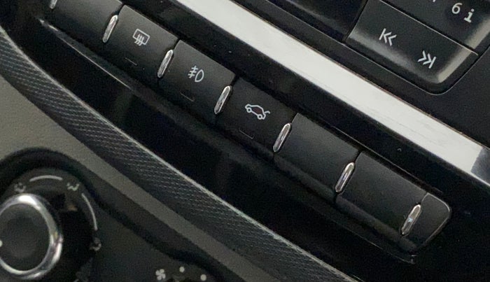 2018 Tata TIGOR XZA PETROL, Petrol, Automatic, 53,801 km, Lock system - Boot door not opening through lever