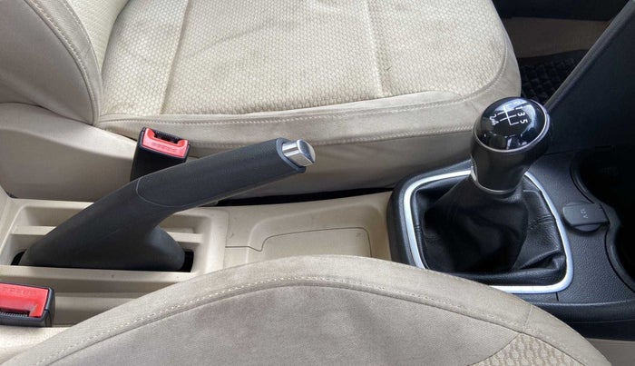 2018 Volkswagen Ameo HIGHLINE1.2L PLUS 16 ALLOY, Petrol, Manual, 19,158 km, Gear Lever