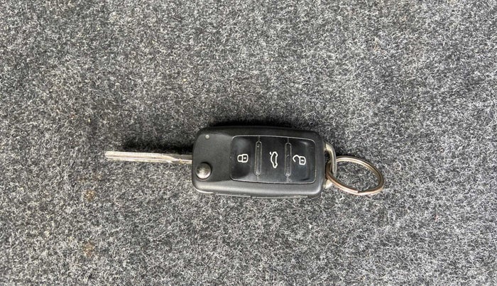 2018 Volkswagen Ameo HIGHLINE1.2L PLUS 16 ALLOY, Petrol, Manual, 19,158 km, Key Close Up