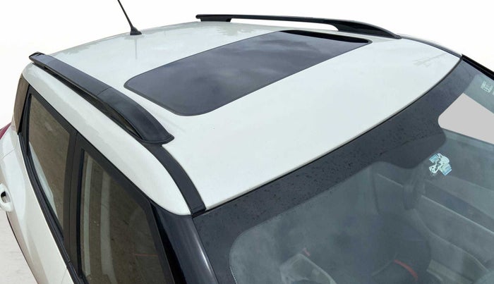 2022 Mahindra XUV300 W6 1.2 PETROL, Petrol, Manual, 19,148 km, Roof
