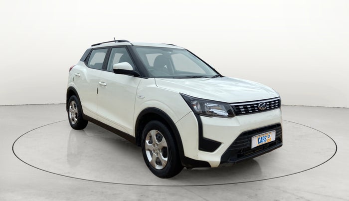 2022 Mahindra XUV300 W6 1.2 PETROL, Petrol, Manual, 19,148 km, Right Front Diagonal