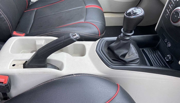 2022 Mahindra XUV300 W6 1.2 PETROL, Petrol, Manual, 19,148 km, Gear Lever