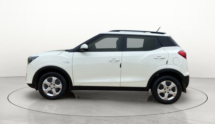 2022 Mahindra XUV300 W6 1.2 PETROL, Petrol, Manual, 19,148 km, Left Side