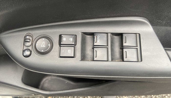 2017 Honda WR-V 1.5L I-DTEC VX MT, Diesel, Manual, 47,330 km, Right front window switch / handle - Master window function not working