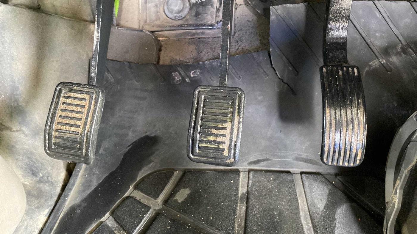 2017 Mahindra Thar CRDE 4X4 AC, Diesel, Manual, 63,510 km, Pedals
