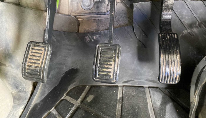 2017 Mahindra Thar CRDE 4X4 AC, Diesel, Manual, 63,510 km, Pedals
