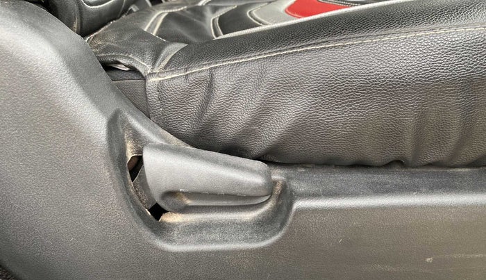 2015 Maruti Wagon R Stingray VXI, Petrol, Manual, 12,034 km, Driver Side Adjustment Panel