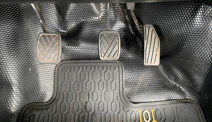 2019 Maruti Baleno DELTA PETROL 1.2, Petrol, Manual, 28,091 km, Pedals