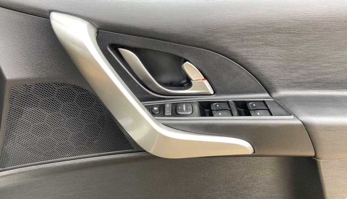 2021 Mahindra XUV500 W9, Diesel, Manual, 1,623 km, Driver Side Door Panels Control