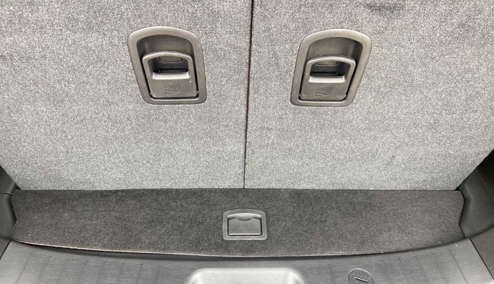 2021 Mahindra XUV500 W9, Diesel, Manual, 1,623 km, Boot Inside