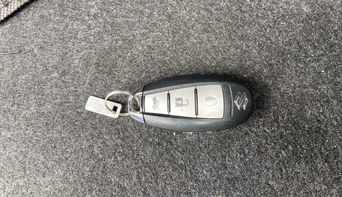 2016 Maruti Ciaz ZDI+ SHVS, Diesel, Manual, 46,242 km, Key Close Up