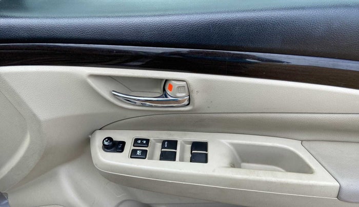 2016 Maruti Ciaz ZDI+ SHVS, Diesel, Manual, 46,242 km, Driver Side Door Panels Control