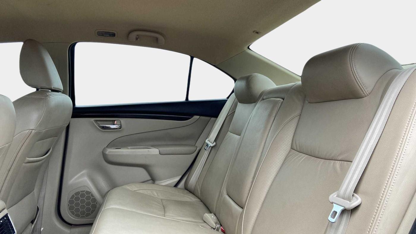 2016 Maruti Ciaz ZDI+ SHVS, Diesel, Manual, 46,242 km, Right Side Rear Door Cabin
