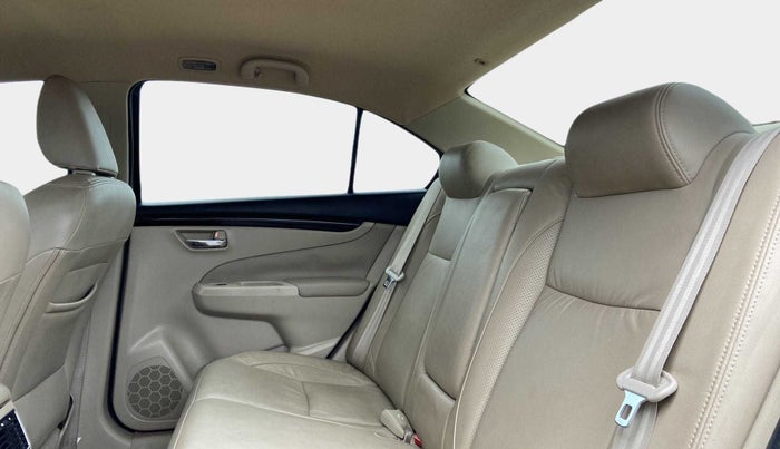 2016 Maruti Ciaz ZDI+ SHVS, Diesel, Manual, 46,242 km, Right Side Rear Door Cabin