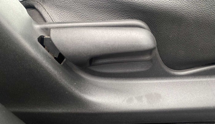 2015 Maruti Swift VXI, Petrol, Manual, 25,610 km, Driver Side Adjustment Panel