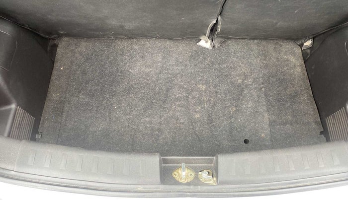 2015 Maruti Swift VXI, Petrol, Manual, 25,610 km, Boot Inside