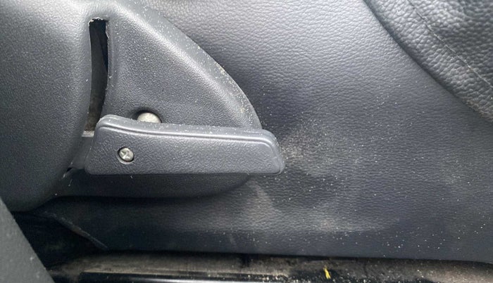 2016 Maruti Alto 800 VXI, Petrol, Manual, 37,125 km, Driver Side Adjustment Panel