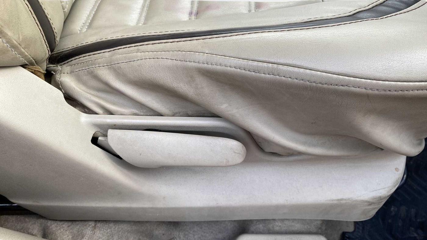 2014 Maruti Ertiga VXI, Petrol, Manual, 11,817 km, Driver Side Adjustment Panel