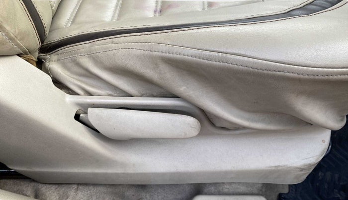 2014 Maruti Ertiga VXI, Petrol, Manual, 11,817 km, Driver Side Adjustment Panel