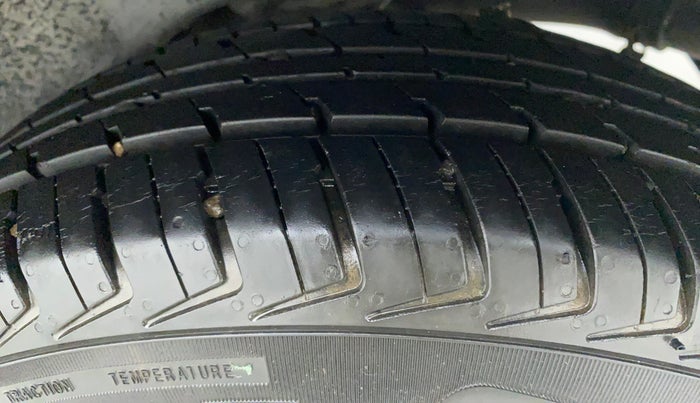 2010 Maruti A Star VXI, Petrol, Manual, 30,831 km, Left Rear Tyre Tread