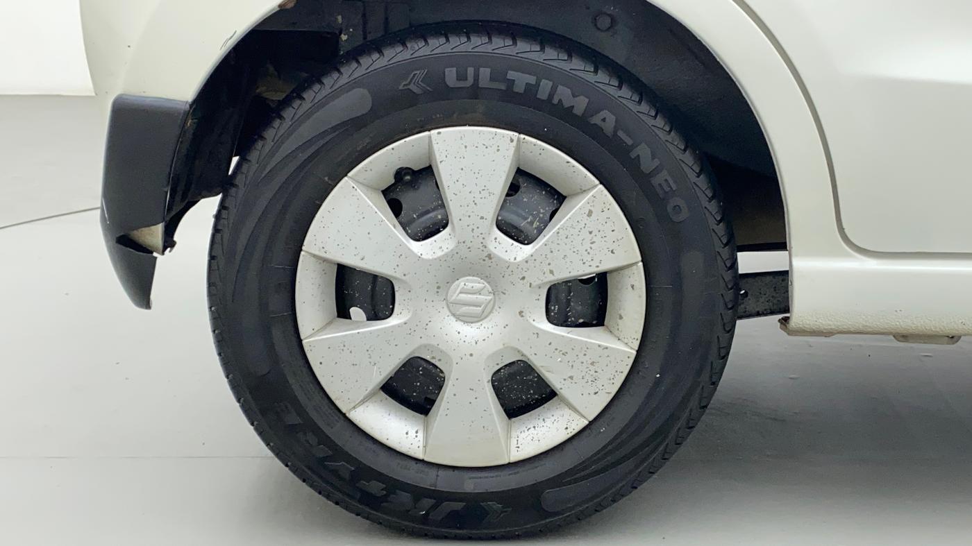 2010 Maruti A Star VXI, Petrol, Manual, 30,831 km, Right Rear Wheel