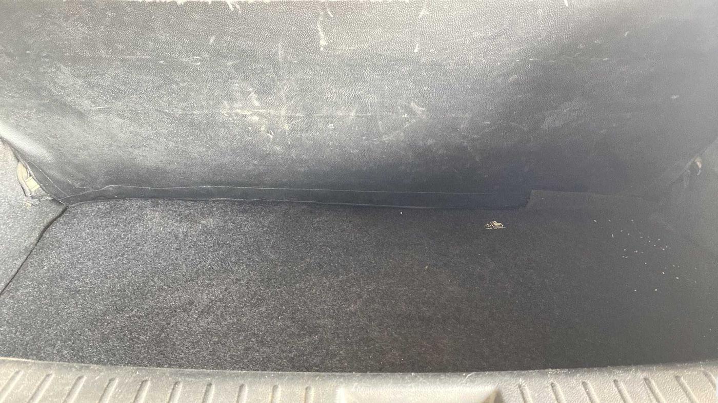 2016 Mahindra Kuv100 K8 6 STR, Petrol, Manual, 1,03,687 km, Boot Inside