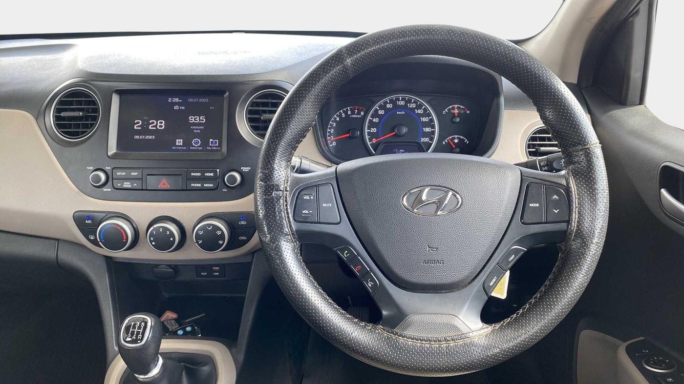2018 Hyundai Grand i10 SPORTZ 1.2 KAPPA VTVT, Petrol, Manual, 1,12,488 km, Steering Wheel Close Up