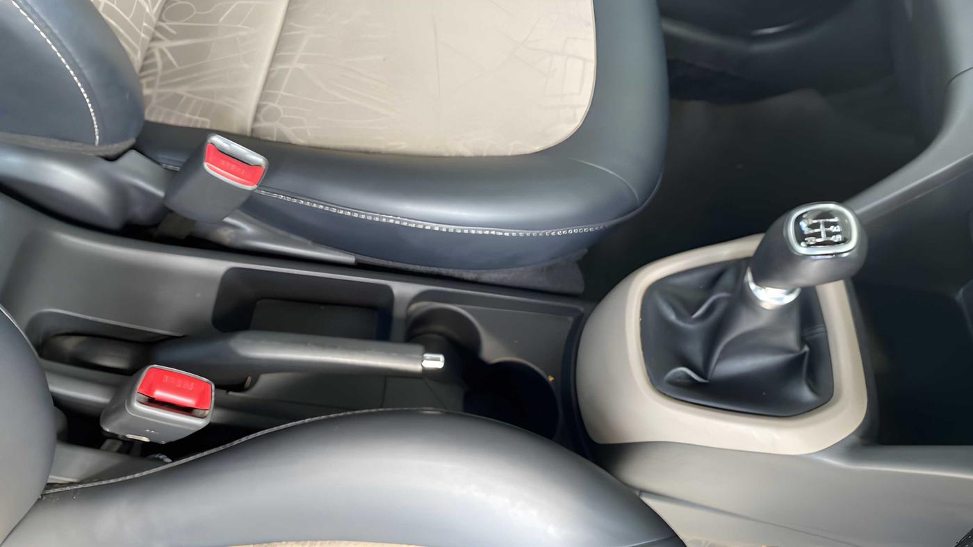 2018 Hyundai Grand i10 SPORTZ 1.2 KAPPA VTVT, Petrol, Manual, 1,12,488 km, Gear Lever