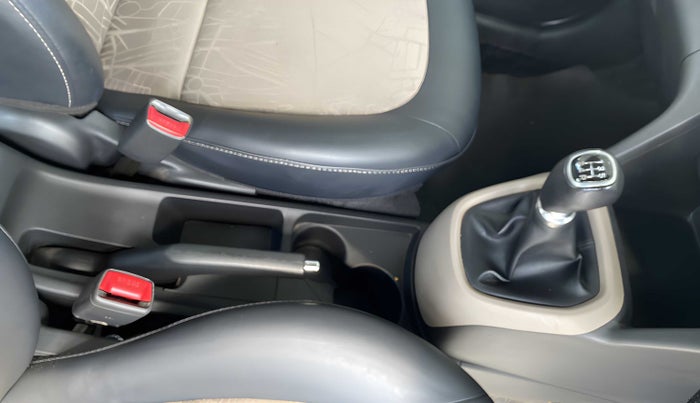 2018 Hyundai Grand i10 SPORTZ 1.2 KAPPA VTVT, Petrol, Manual, 1,12,488 km, Gear Lever