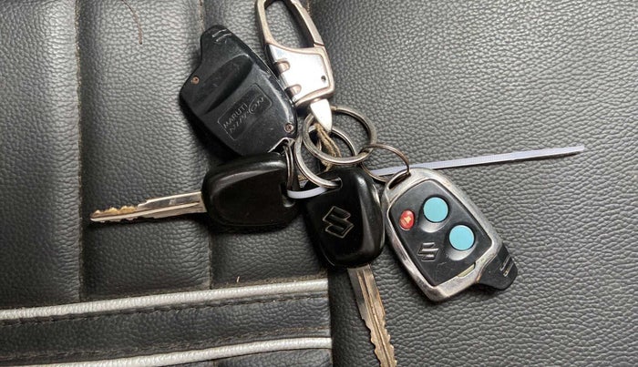 2015 Maruti Alto 800 LXI, CNG, Manual, 84,920 km, Key Close Up