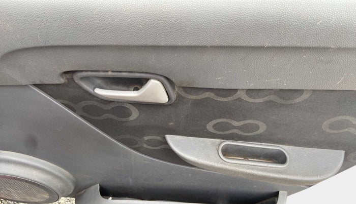 2015 Maruti Alto 800 LXI, CNG, Manual, 84,920 km, Driver Side Door Panels Control