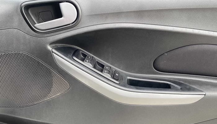 2019 Ford FREESTYLE TREND 1.2 PETROL, Petrol, Manual, 34,980 km, Driver Side Door Panels Control