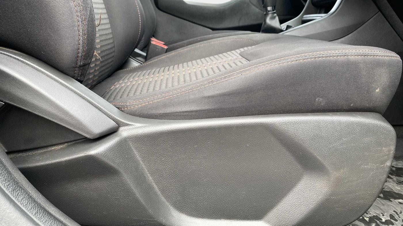 2019 Ford FREESTYLE TREND 1.2 PETROL, Petrol, Manual, 34,980 km, Driver Side Adjustment Panel